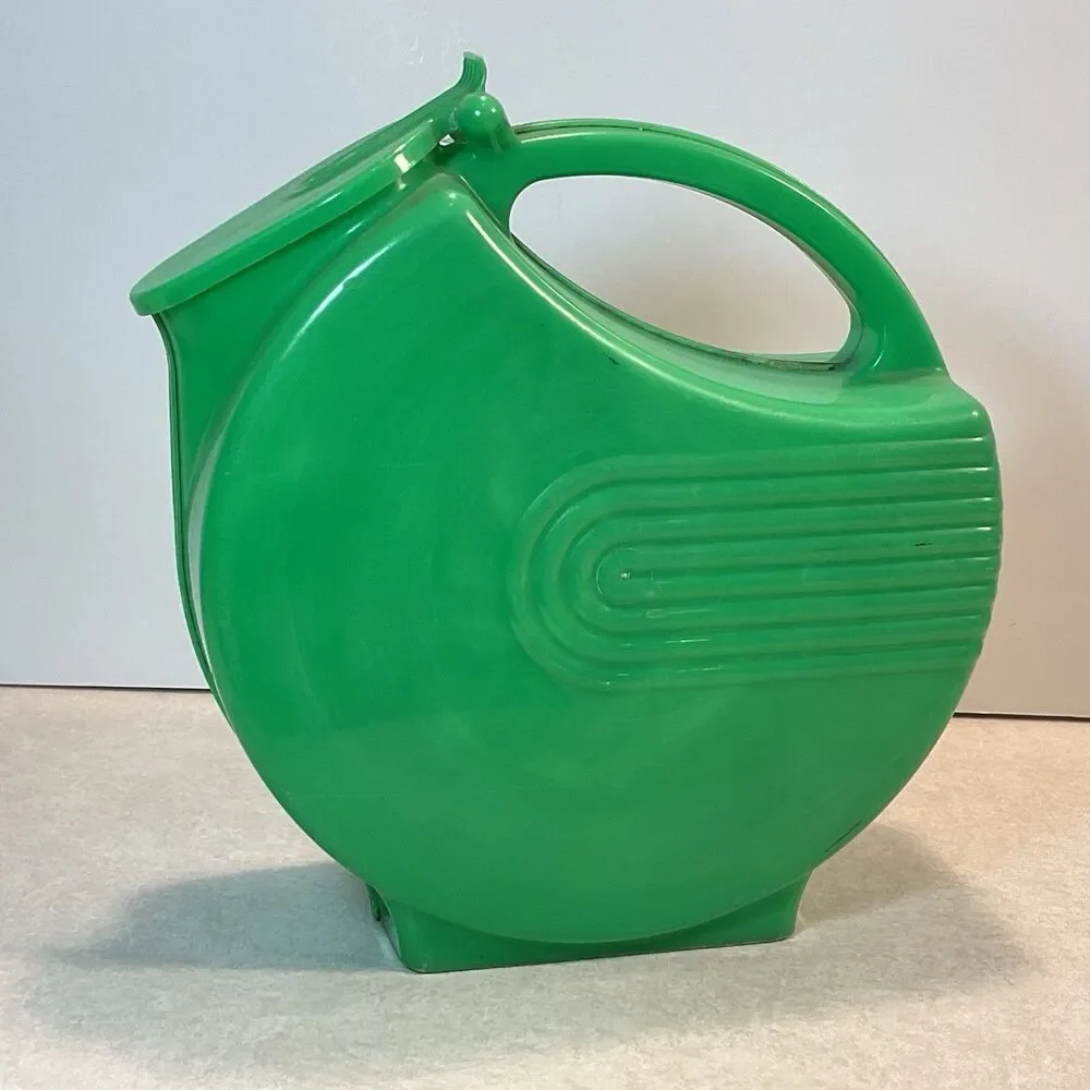 VTG Green Plastic Refrigerator Pitcher  Hinged Spout Handle 1940s Mid Century